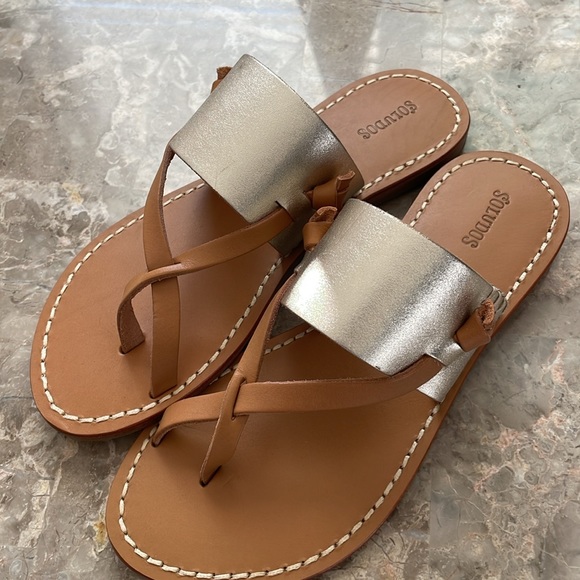 New in Box- Soludos Slotted Thong Leather Sandal- Size 5.5- Platinum color - Picture 8 of 14